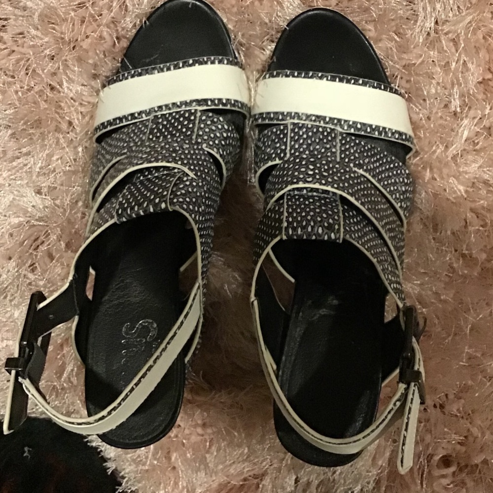 Sam Edelman Sandal - Picture 2 of 7